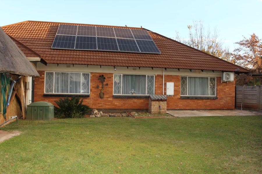 5 Bedroom Property for Sale in Stilfontein Ext 4 North West